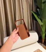 Guess 17 Pro Max Telefon Kılıfı - Görsel 3
