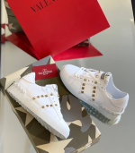 Valentino Garavani Rockstud