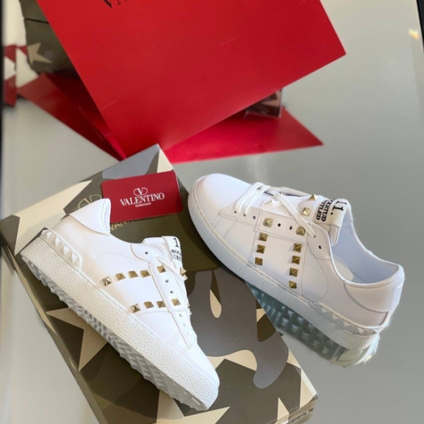 Valentino Garavani Rockstud